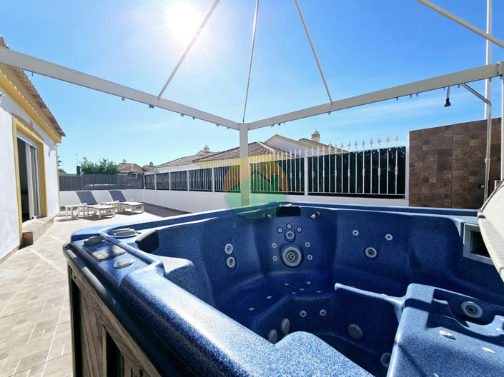 Image No.5-2 Bed Semi-Detached for sale