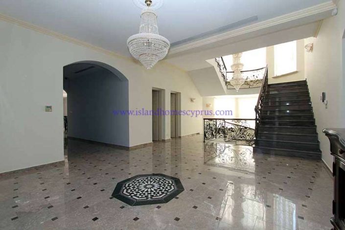 Image No.11-5 Bed Villa / Detached for sale