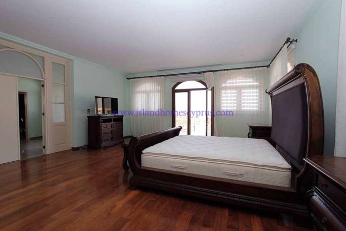 Image No.31-5 Bed Villa / Detached for sale