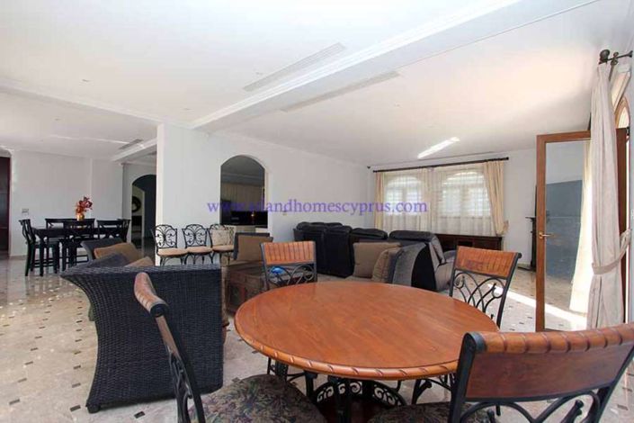 Image No.4-5 Bed Villa / Detached for sale