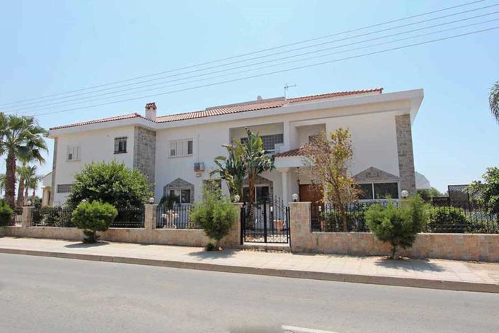 Image No.1-6 Bed Villa / Detached for sale