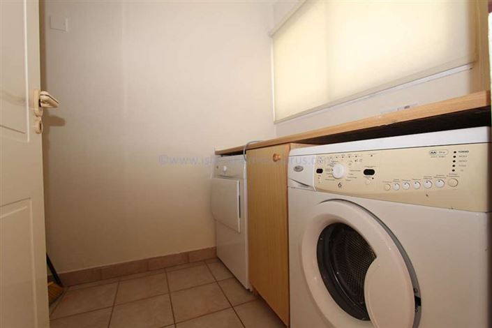 Image No.37-5 Bed Villa / Detached for sale