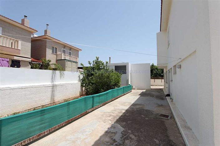 Image No.42-5 Bed Villa / Detached for sale