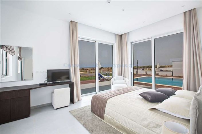 Image No.15-6 Bed Villa / Detached for sale