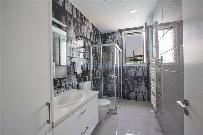 Image No.16-6 Bed Villa / Detached for sale