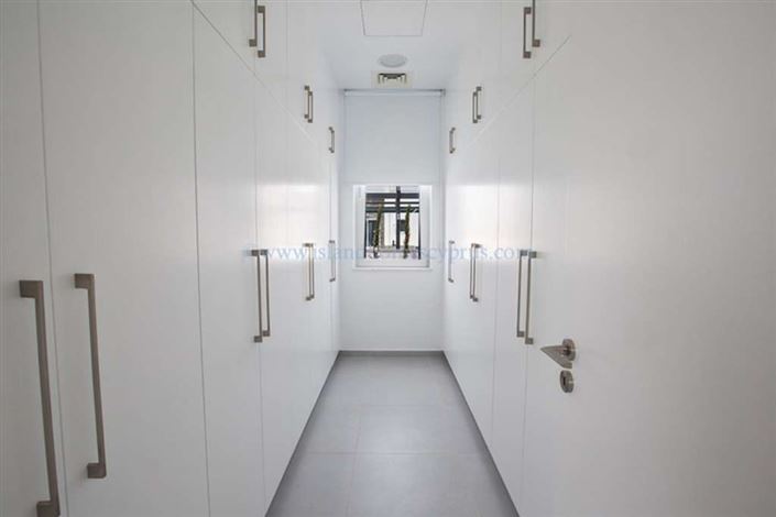 Image No.17-6 Bed Villa / Detached for sale