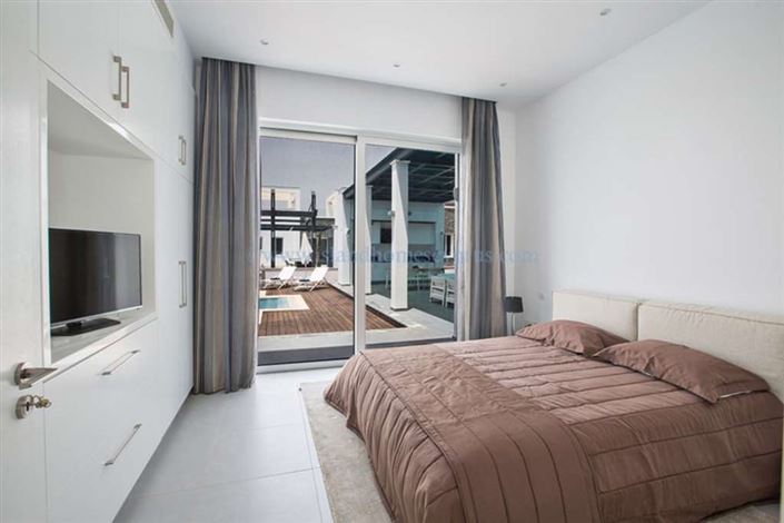 Image No.18-6 Bed Villa / Detached for sale