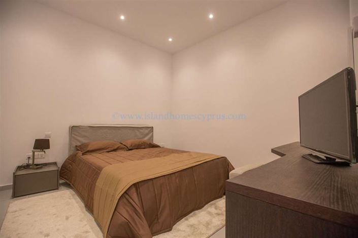 Image No.27-6 Bed Villa / Detached for sale