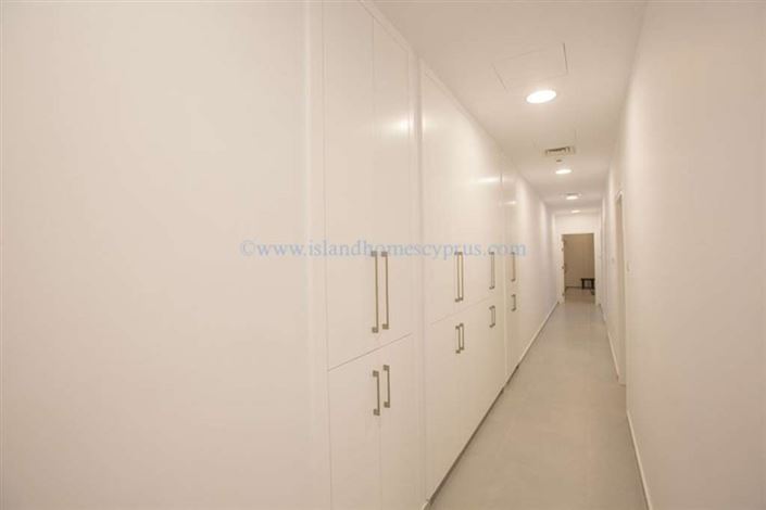 Image No.29-6 Bed Villa / Detached for sale