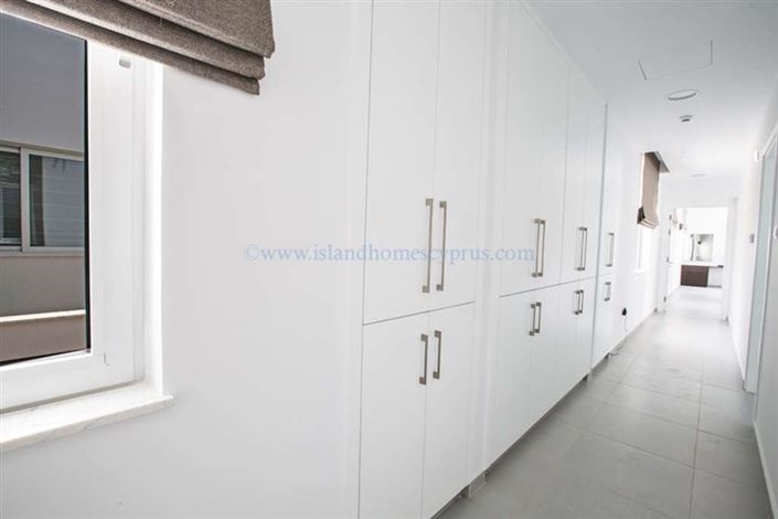 Image No.36-6 Bed Villa / Detached for sale