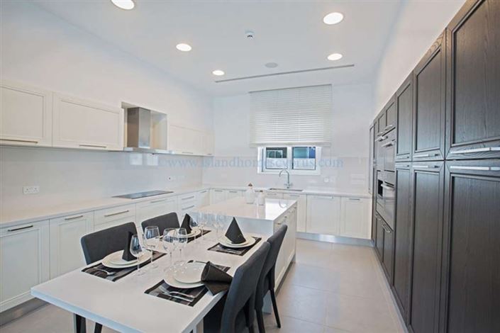 Image No.6-6 Bed Villa / Detached for sale