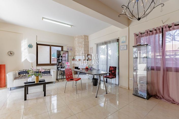 Image No.8-3 Bed Semi-Detached for sale