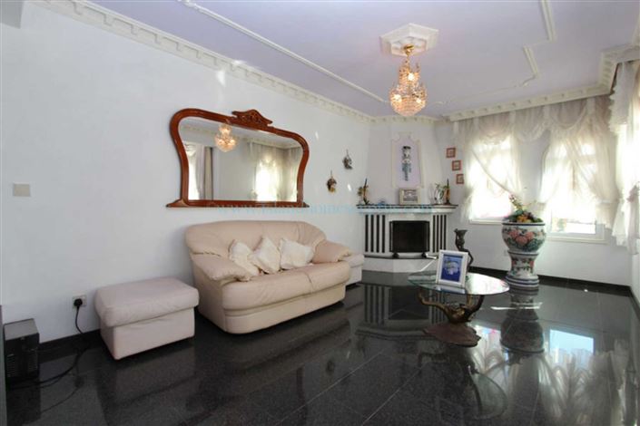 Image No.10-5 Bed Villa / Detached for sale