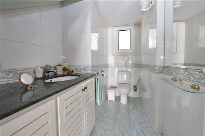 Image No.16-5 Bed Villa / Detached for sale