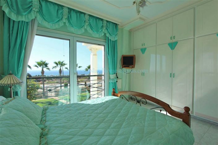 Image No.21-5 Bed Villa / Detached for sale