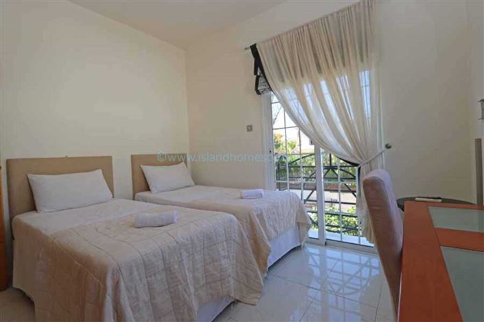 Image No.18-4 Bed Villa / Detached for sale