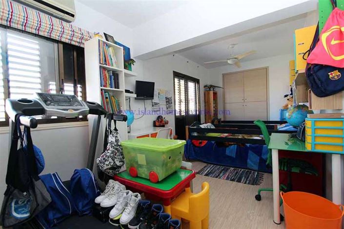 Image No.14-2 Bed Villa / Detached for sale