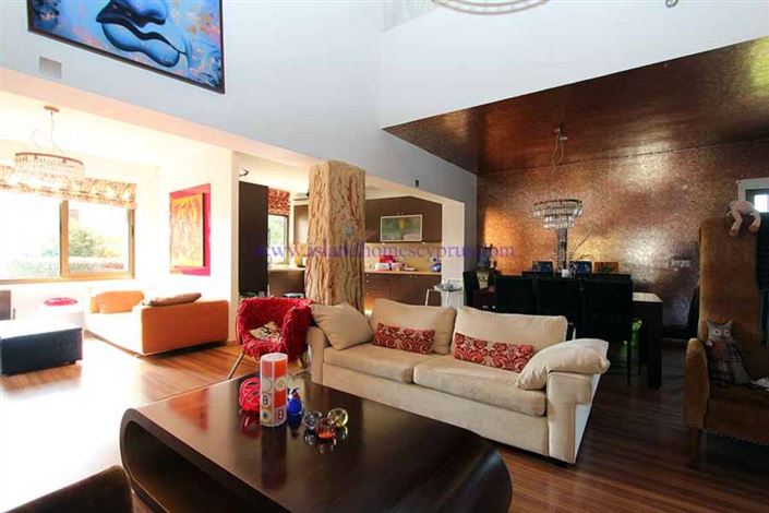 Image No.2-2 Bed Villa / Detached for sale