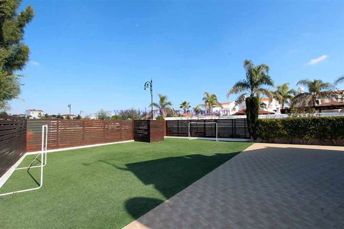 Image No.22-2 Bed Villa / Detached for sale