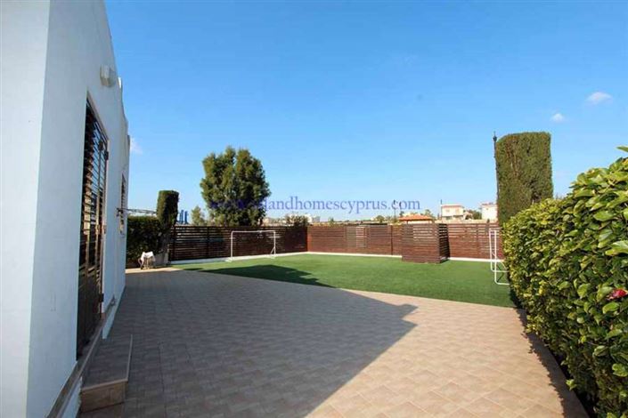 Image No.25-2 Bed Villa / Detached for sale