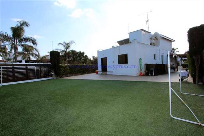 Image No.4-2 Bed Villa / Detached for sale