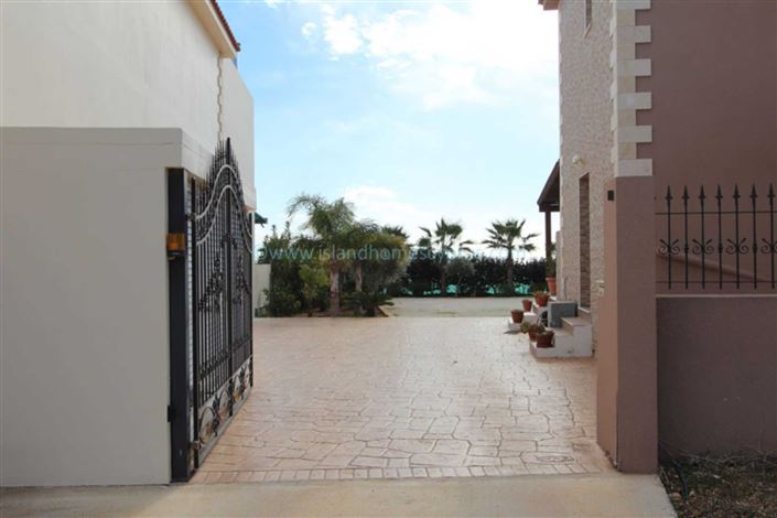 Image No.21-4 Bed Villa / Detached for sale