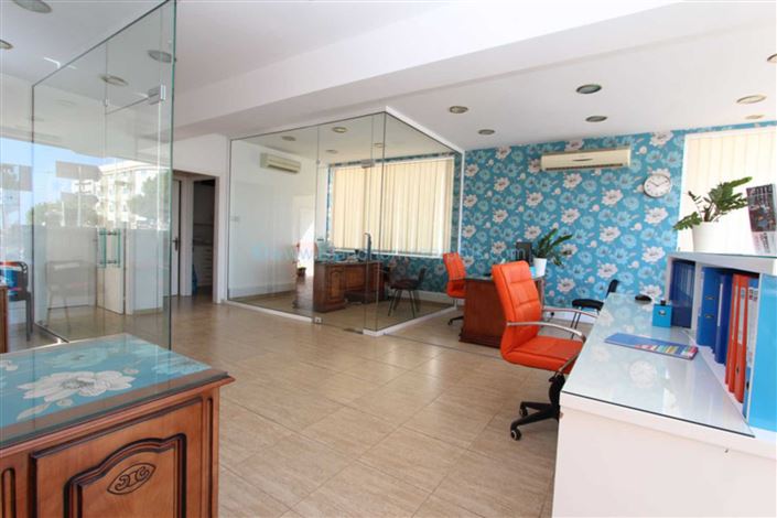 Image No.24-3 Bed Property for sale