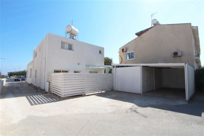 Image No.26-3 Bed Property for sale