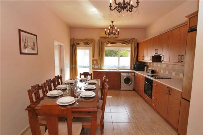 Image No.7-3 Bed Property for sale