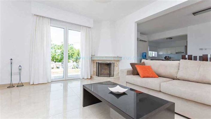 Image No.11-4 Bed Villa / Detached for sale