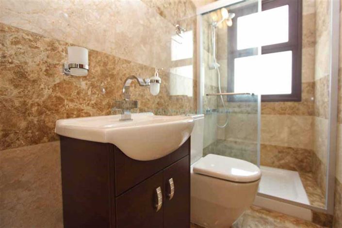 Image No.11-4 Bed Villa / Detached for sale