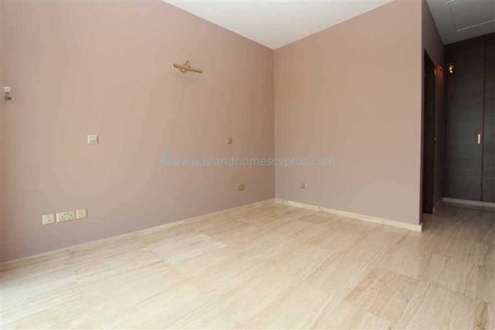 Image No.17-4 Bed Villa / Detached for sale