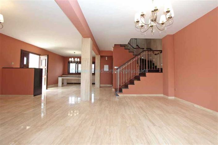 Image No.2-4 Bed Villa / Detached for sale