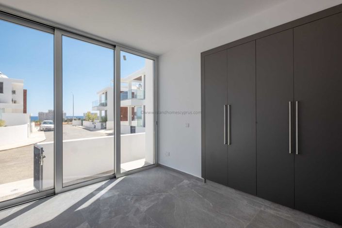 Image No.10-4 Bed Villa / Detached for sale