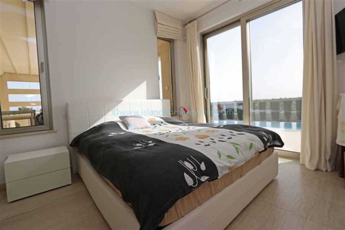 Image No.21-7 Bed Villa / Detached for sale