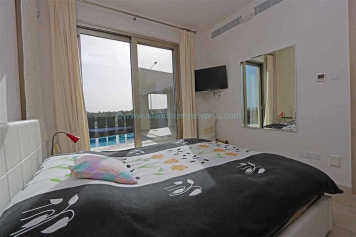 Image No.22-7 Bed Villa / Detached for sale