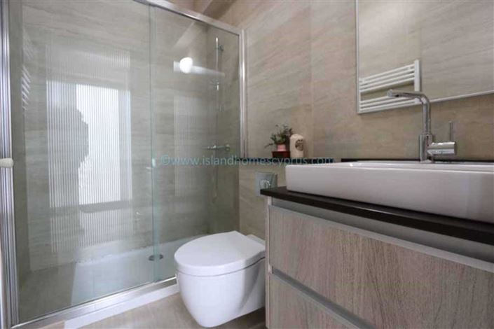 Image No.33-7 Bed Villa / Detached for sale