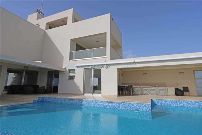Image No.34-7 Bed Villa / Detached for sale