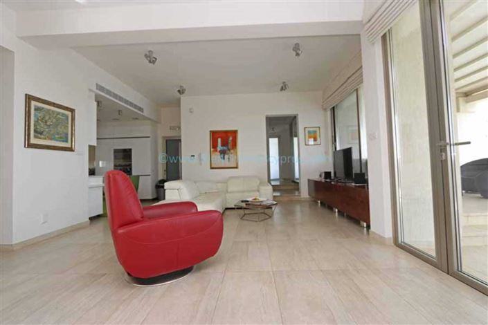 Image No.8-7 Bed Villa / Detached for sale