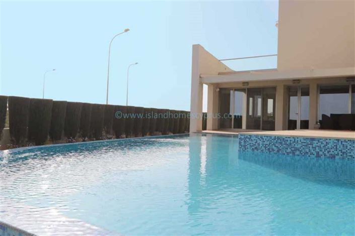Image No.9-7 Bed Villa / Detached for sale