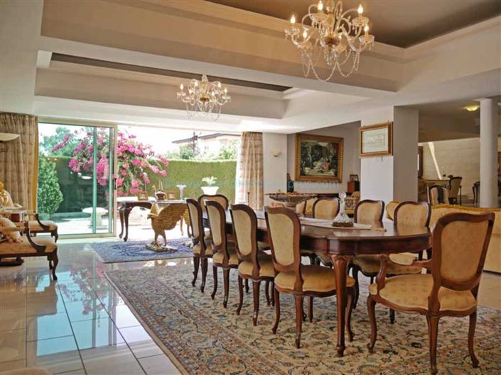 Image No.3-5 Bed Villa / Detached for sale