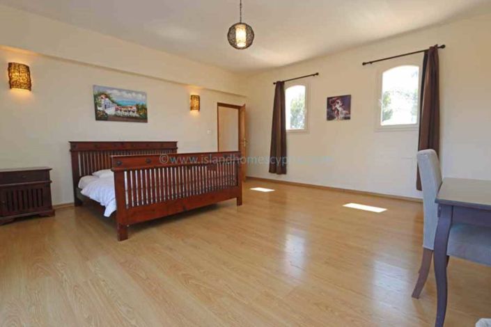 Image No.24-5 Bed Villa / Detached for sale