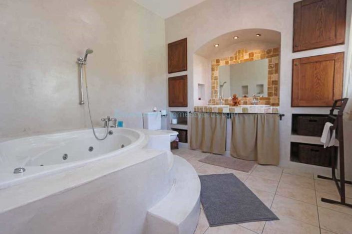 Image No.25-5 Bed Villa / Detached for sale