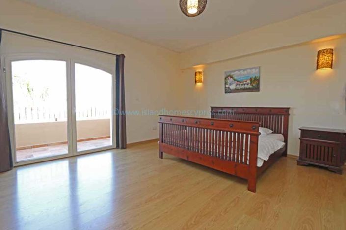 Image No.27-5 Bed Villa / Detached for sale