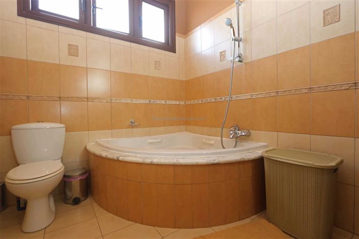 Image No.16-4 Bed Villa / Detached for sale