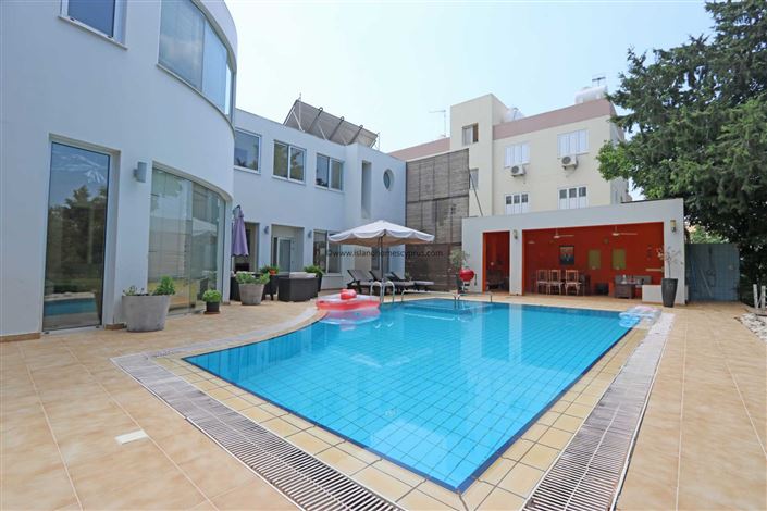 Image No.25-5 Bed Villa / Detached for sale