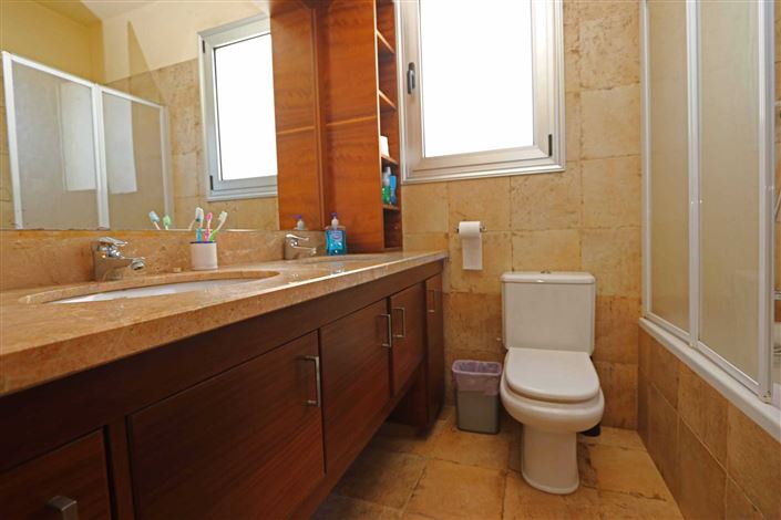 Image No.26-5 Bed Villa / Detached for sale