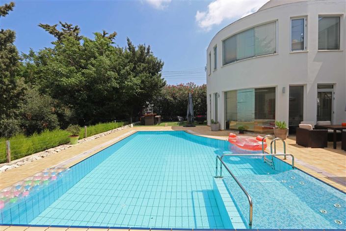 Image No.29-5 Bed Villa / Detached for sale