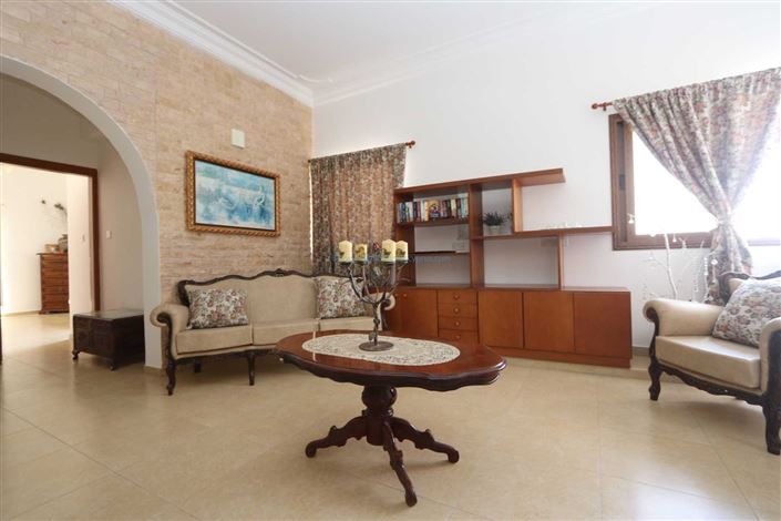 Image No.19-20 Bed Villa / Detached for sale