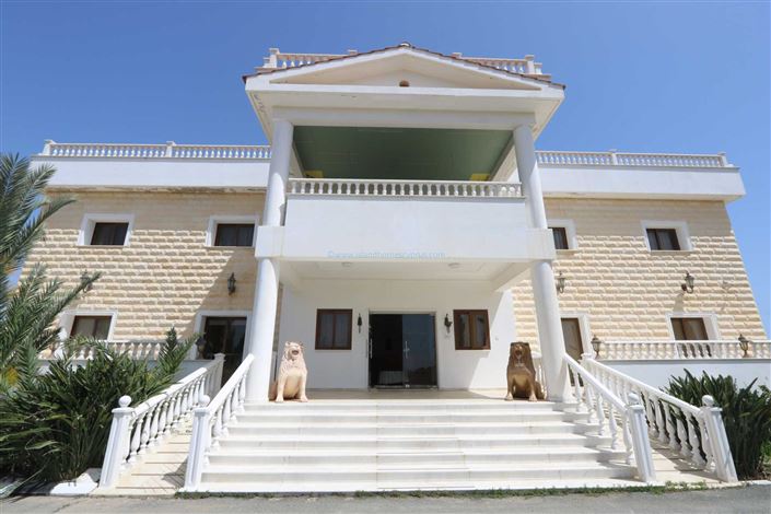 Image No.2-20 Bed Villa / Detached for sale